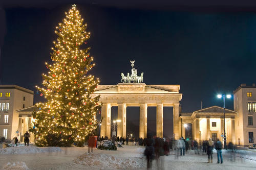Das Brandenburgertor in weihnachtlicher Atmosphäre.