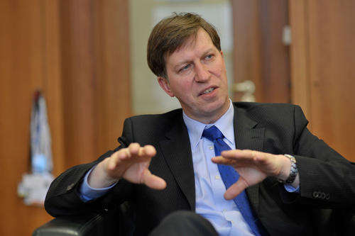 Hinrich Thölken, Leiter des Referates Klima und Umweltpolitik im Auswärtigen Amt. " Wir müssen verhindern, dass es über die Ressource Wasser zu Auseinandersetzungen zwischen den Ländern kommt."