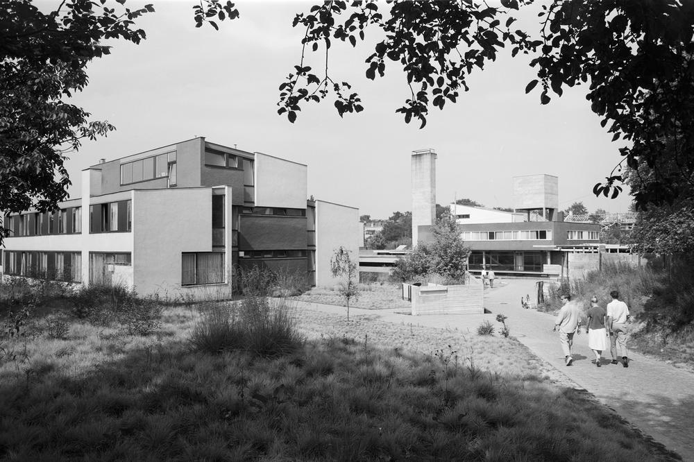 Die Architektur des Dorfes im Stil der Nachkriegsmoderne wurde von den Architekten Hermann Fehling, Daniel Gogel und Peter Pfankuch so gestaltet, dass das Zusammenleben gefördert wird.