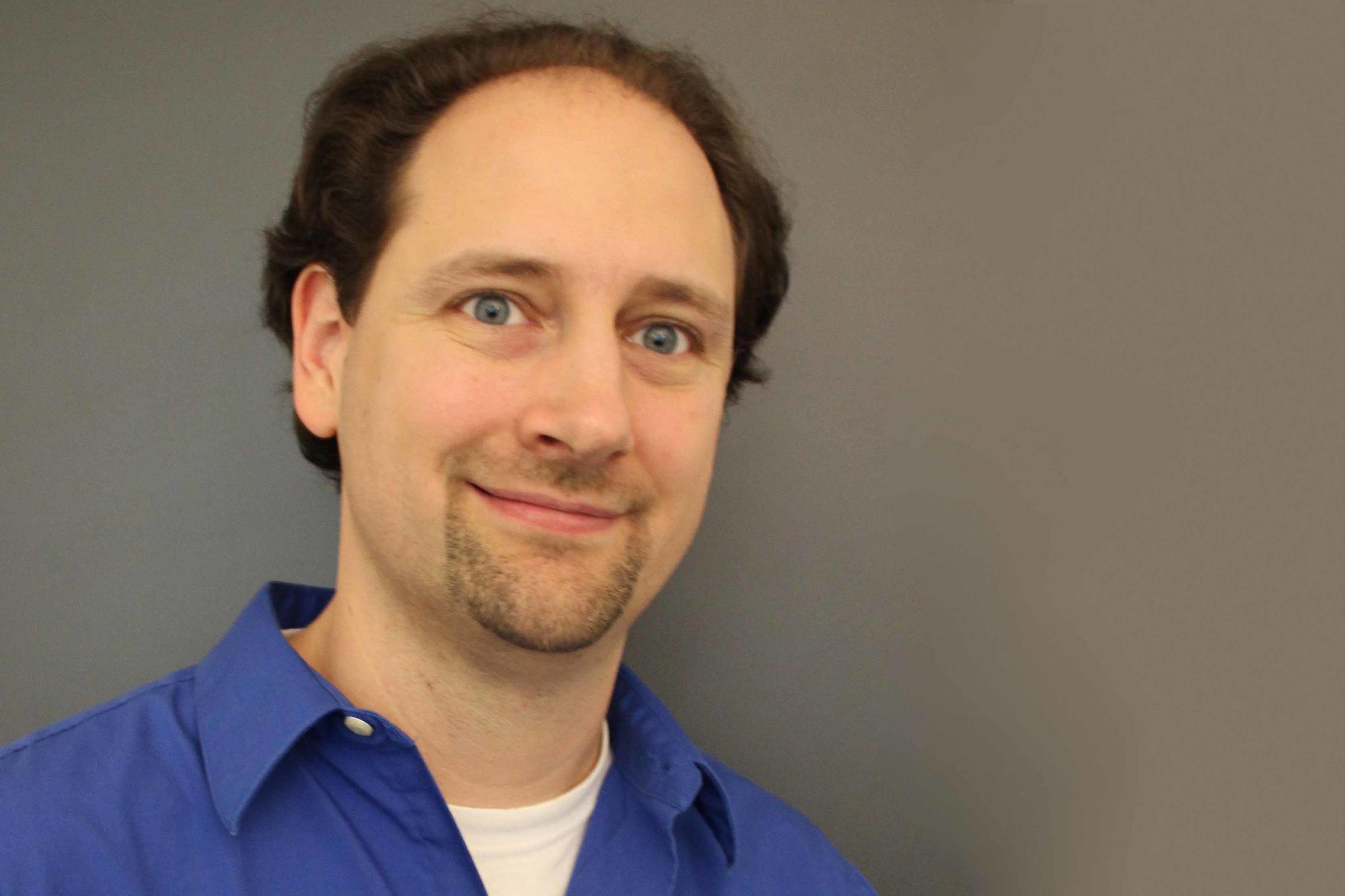 Benedikt Kaufer, Virologie-Professor am Fachbereich Veterinärmedizin der Freien Universität Berlin, ist stellvertretender Vorsitzender der „Kommission für Ethik sicherheitsrelevanter Forschung“.