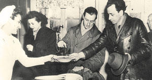 Schmalkost: Ein Teller Suppe war 1949 das Mittagessen für die Studenten der Freien Universität Berlin.