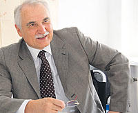 Schwieriger Spagat: Der Kanzler der Freien Universität, Peter Lange, sieht den Zwang zum Sparen bei wachsendem Wettbewerb als Problem der Universitäten.