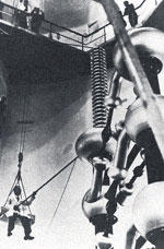 In dem 18 Meter hohen Turm war ein Hochspannungslabor eingerichtet.