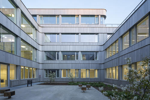 Die Judaistik gehört zu den 14 Fächern, die 2015 aus einer Villa in einen großen Neubau der Freien Universität Berlin umgezogen sind.