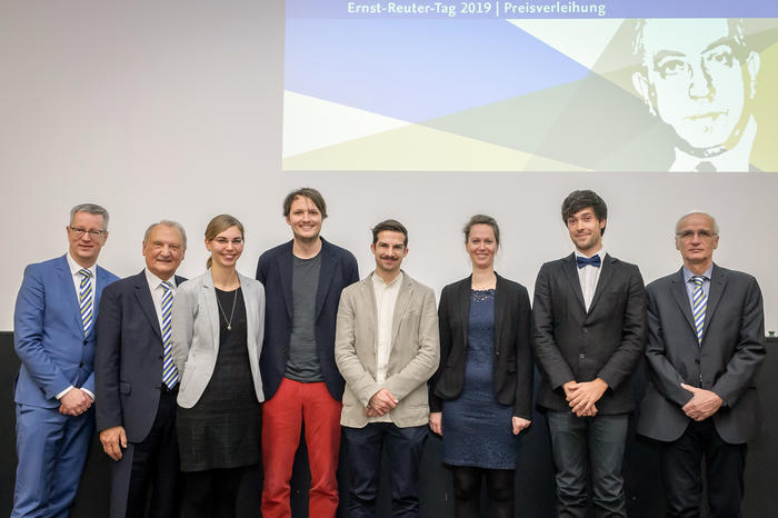 Preisträger*innen des Ernst-Reuter-Preises mit Prof. Dr. Günter Ziegler, Peter Lange und Prof. Dr. Hermann Kreutzmann.