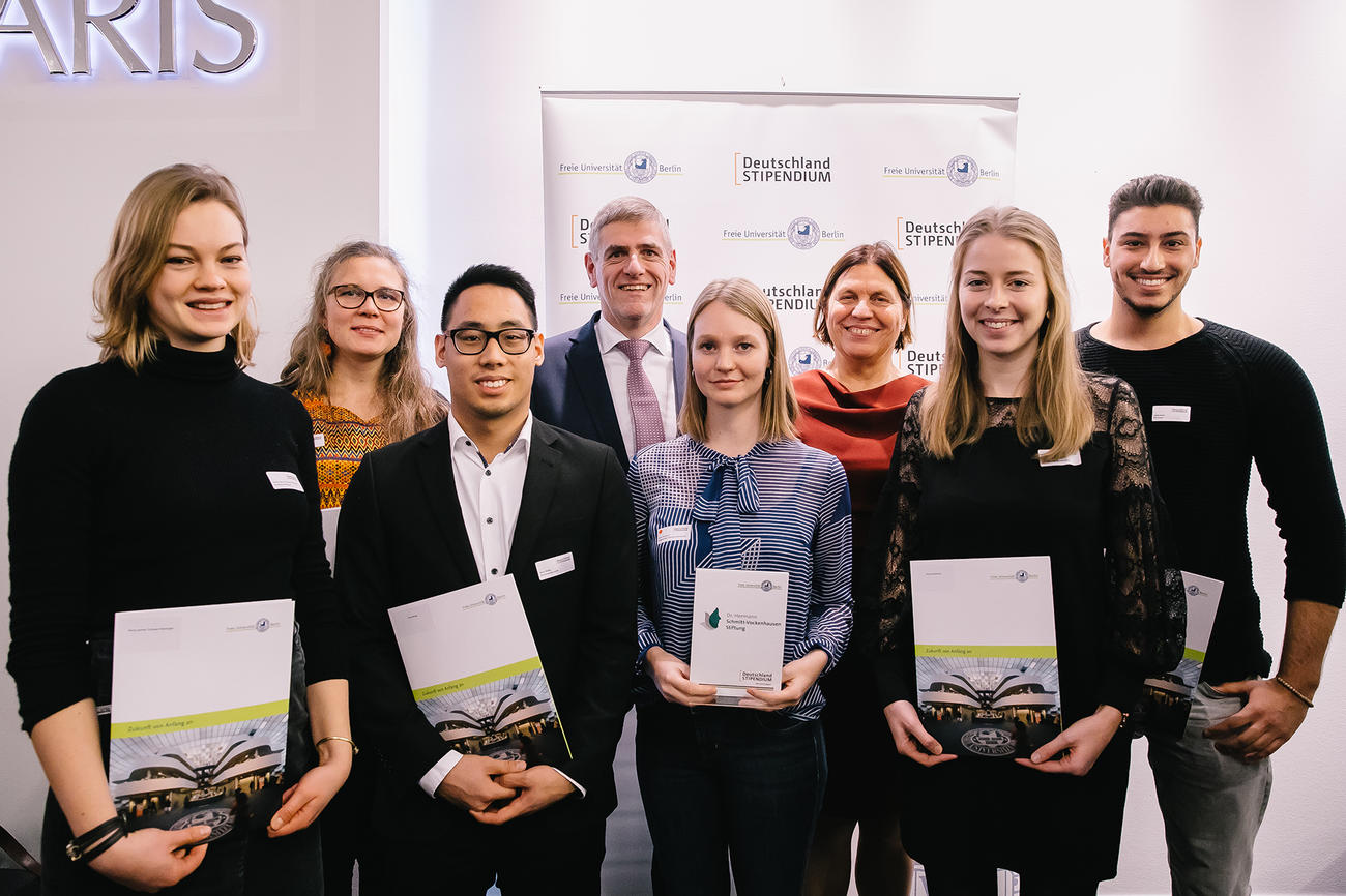 Stifter*innen und Geförderte bei der Vergabefeier des Deutschlandstipendiums an der Freien Universität Berlin 2019