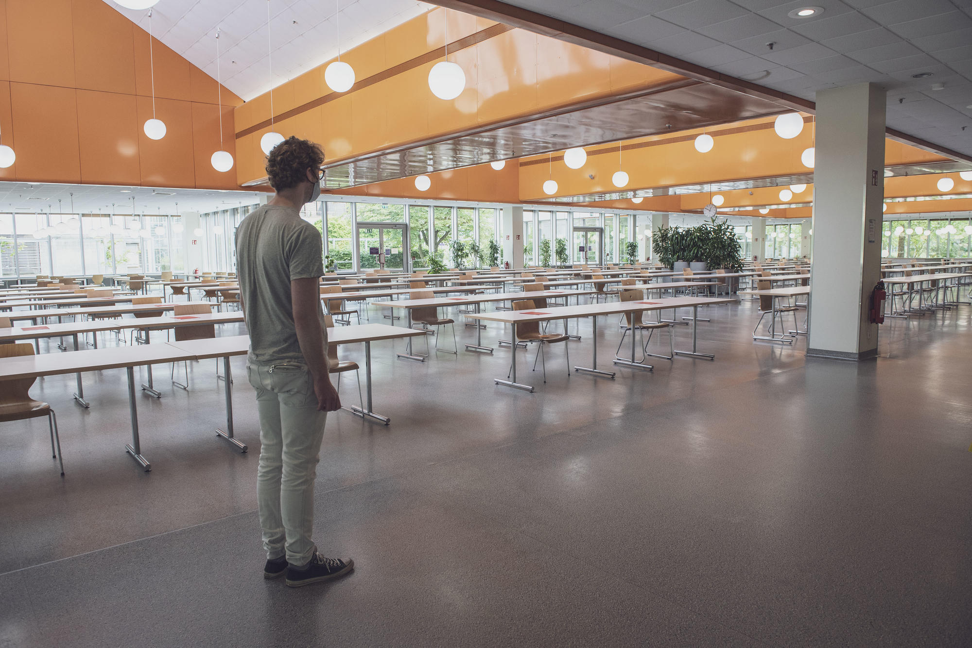 Eine Prüfung in der Mensa mit Maske und Abstand war auch für den Wirtschaftswissenschaftler Andreas Asseyer eine neue Erfahrung.