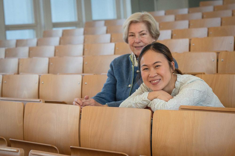 Verbunden durch das Deutschlandstipendium: Thi Phuong Le und Dr. Cornelia Klein-Epphardt.