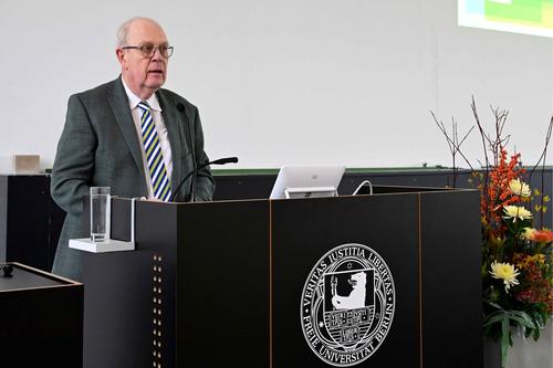 Für die Ernst-Reuter-Gesellschaft begrüßte ihr Geschäftsführer Dr. Matthias Dannenberg die Anwesenden und gratulierte den Ausgezeichneten.