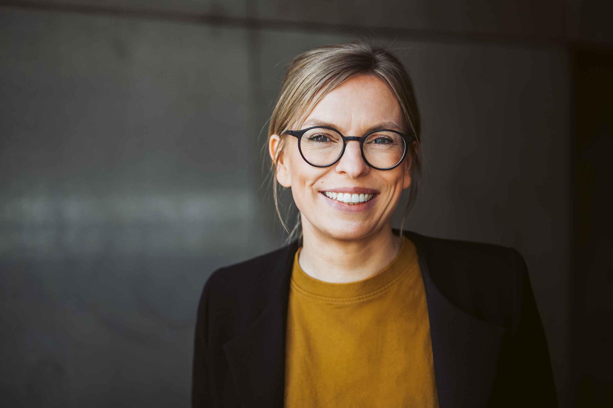 Dr. Luisa Girnus ist Juniorprofessorin für Politikdidaktik und Politische Bildung:  „Bildung ist der zentrale Baustein, um das nachhaltige Bewusstsein in der Gesellschaft zu stärken.“