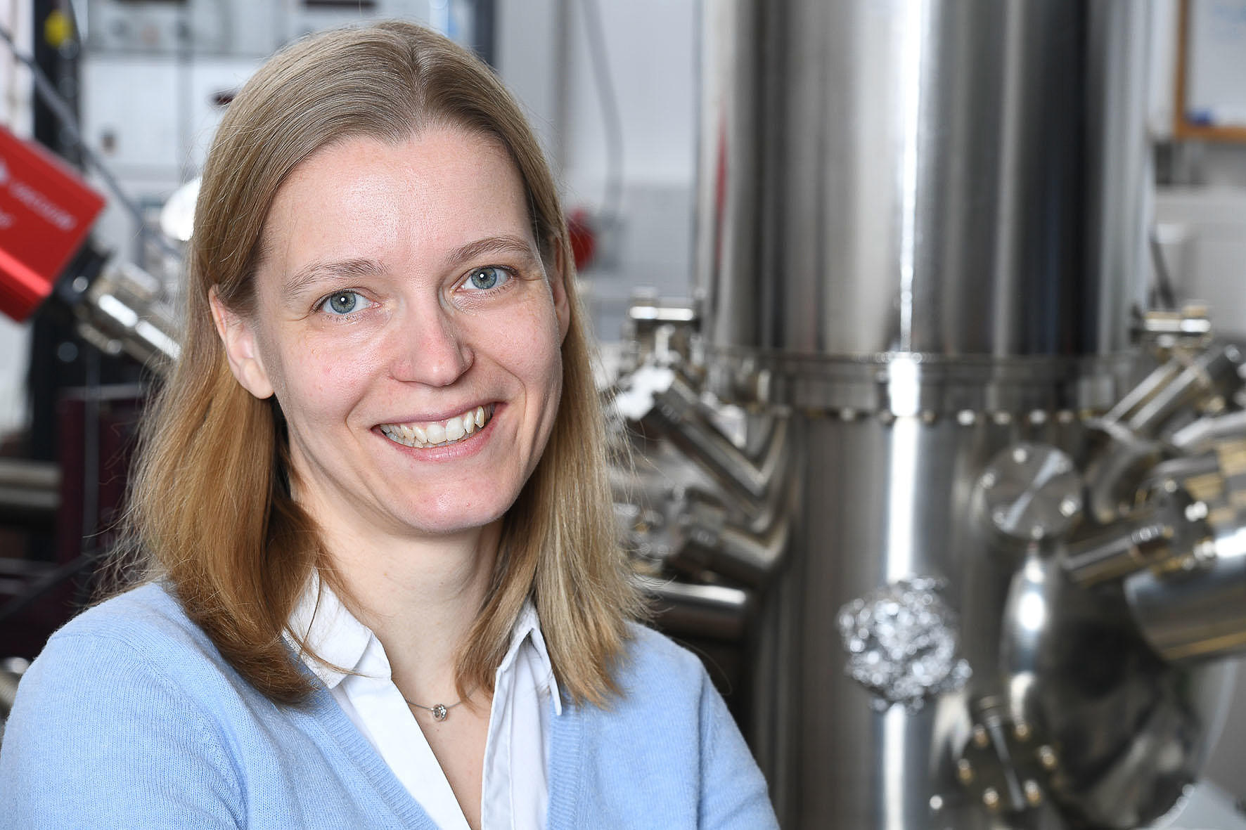 Prof. Dr. Katharina Franke ist Hochschullehrerin für Experimentalphysik an der Freien Universität und eine Sprecherin des Clusters „Center for Chiral Electronics“: „Die Chance für ein Cluster lassen wir jetzt nicht links liegen.“