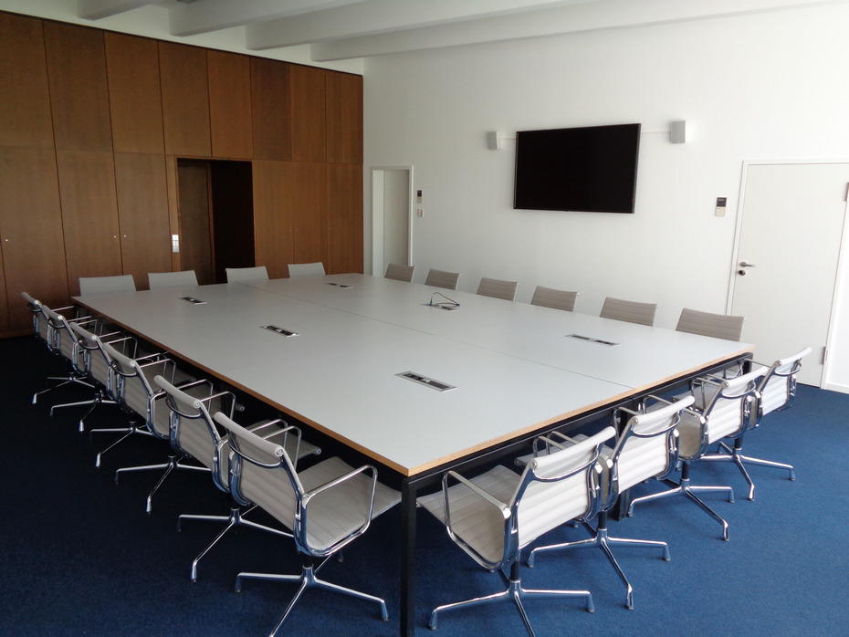 Konferenzraum I Tür