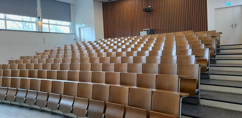 Hörsaal Bestuhlung re
