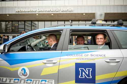 Autonomos-Projekt unter Beteiligung von Prof. Dr. Raúl Rojas