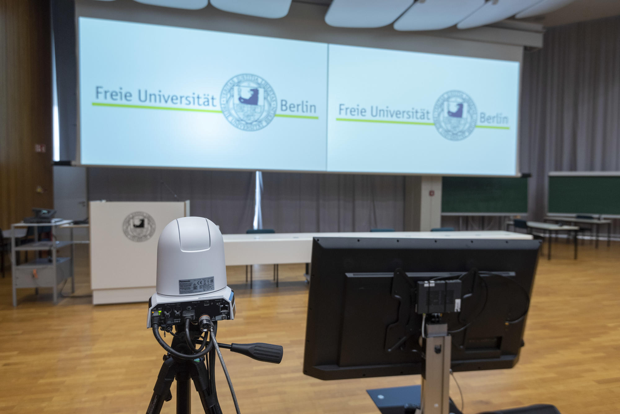 2020 12 15 2020 12 15 Hörsaal 1A_Podium 01_Medientechnik-74317437