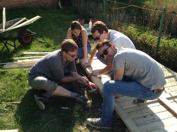 Think Globally, Act Balcony!