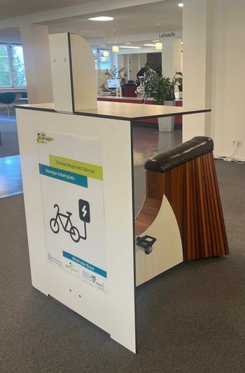 Stromerzeugendes Fahrrad in der Zentralbibliothek